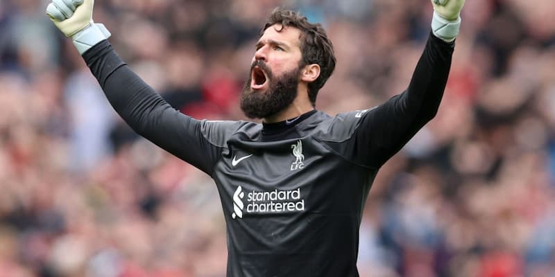 Thủ thành Alisson Becker